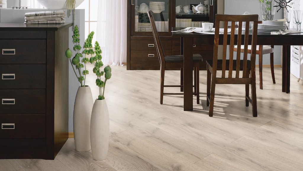 Ламинат Haro Tritty 100 дуб невара выбеленный 526672 фото в интерьере Ламинат Haro Tritty 100 дуб невара выбеленный 526672 фото в интерьере